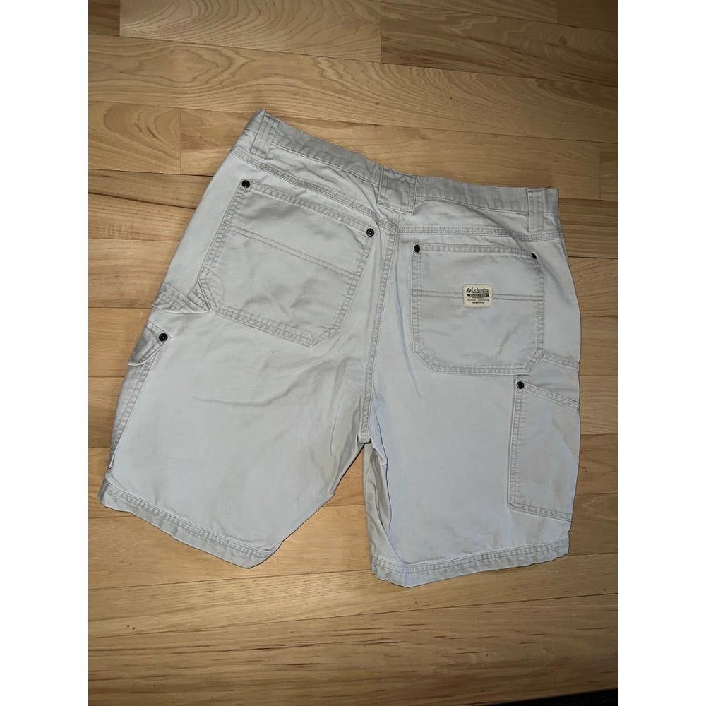 Columbia Cream Cargo Shorts - Picture 5 of 6